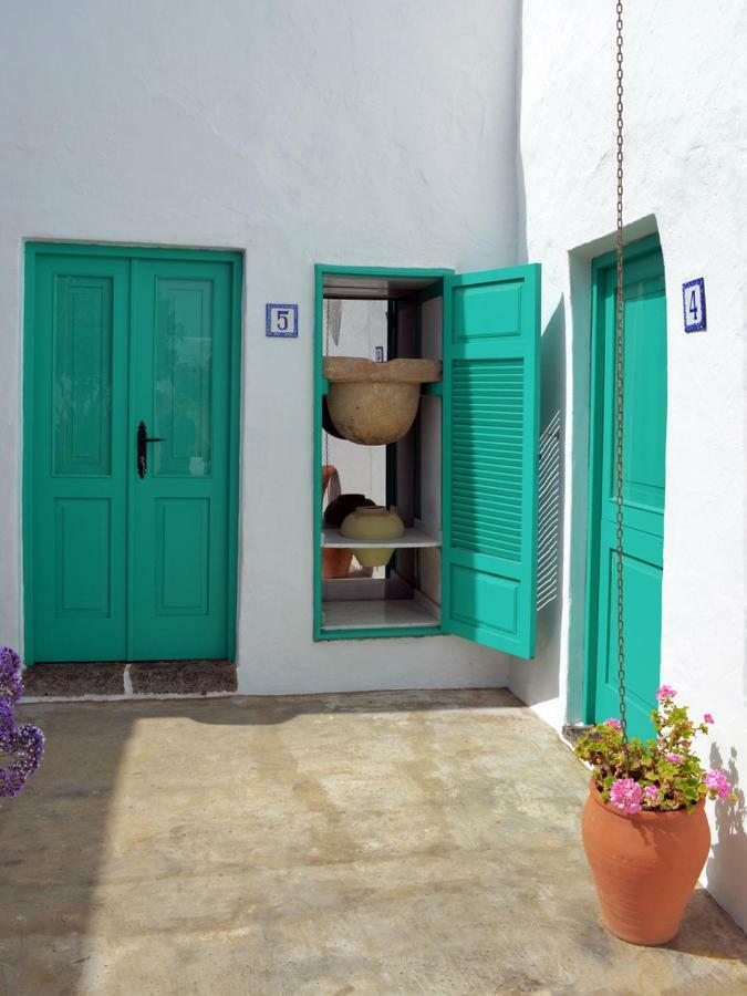 Tías Los Lirios Hotel Rural - Adults Only מראה חיצוני תמונה