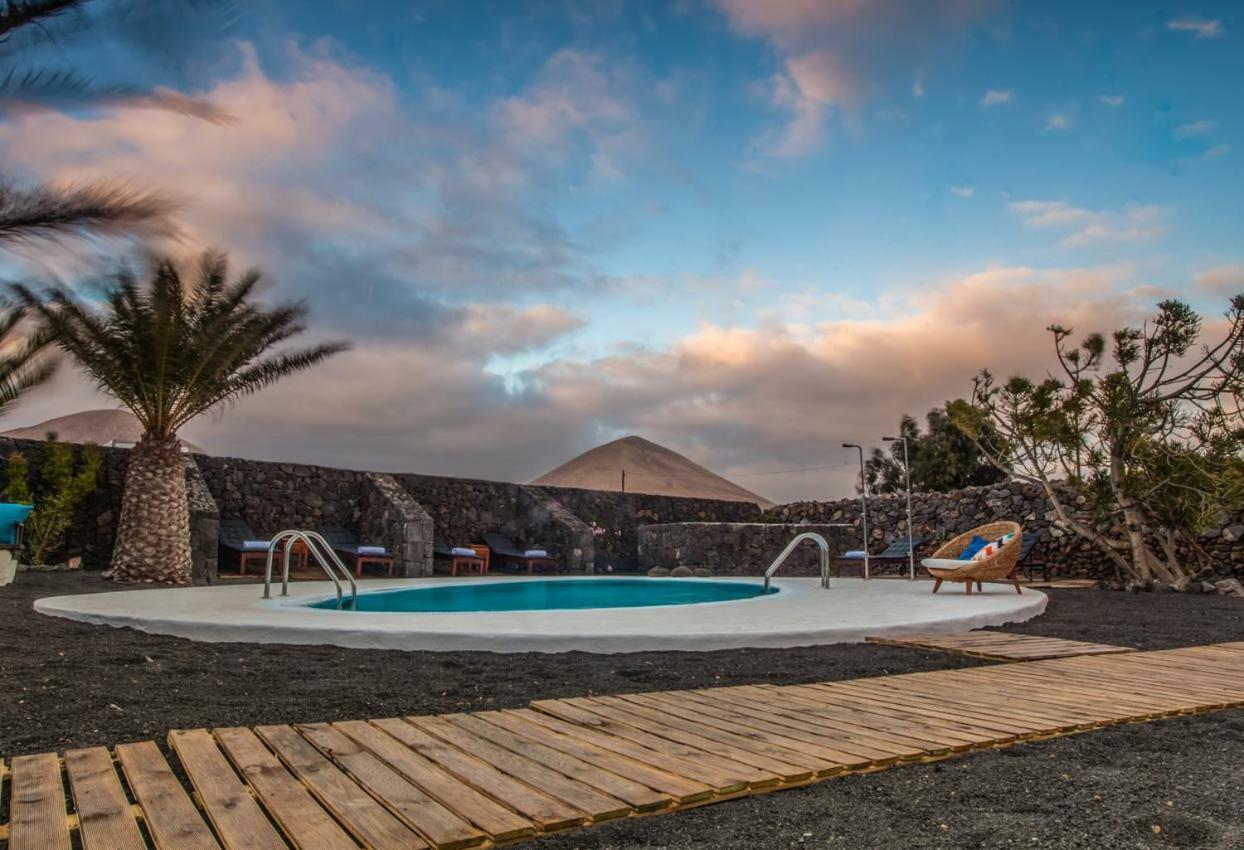 Tías Los Lirios Hotel Rural - Adults Only מראה חיצוני תמונה