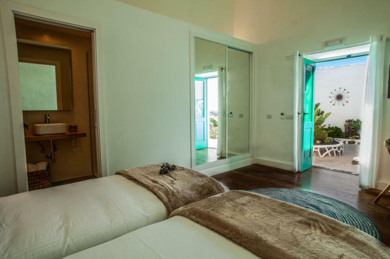 Tías Los Lirios Hotel Rural - Adults Only מראה חיצוני תמונה