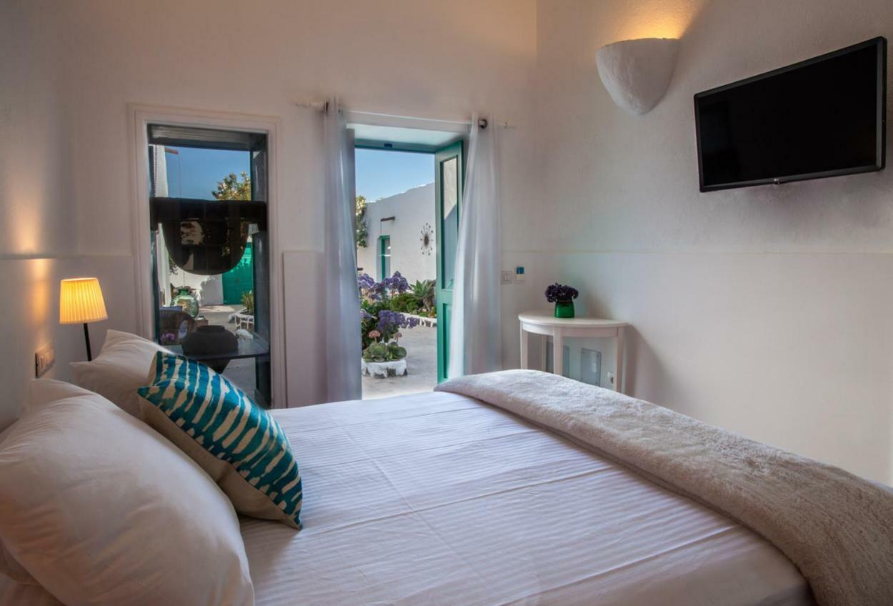 Tías Los Lirios Hotel Rural - Adults Only מראה חיצוני תמונה