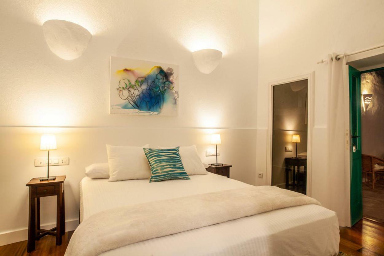 Tías Los Lirios Hotel Rural - Adults Only מראה חיצוני תמונה